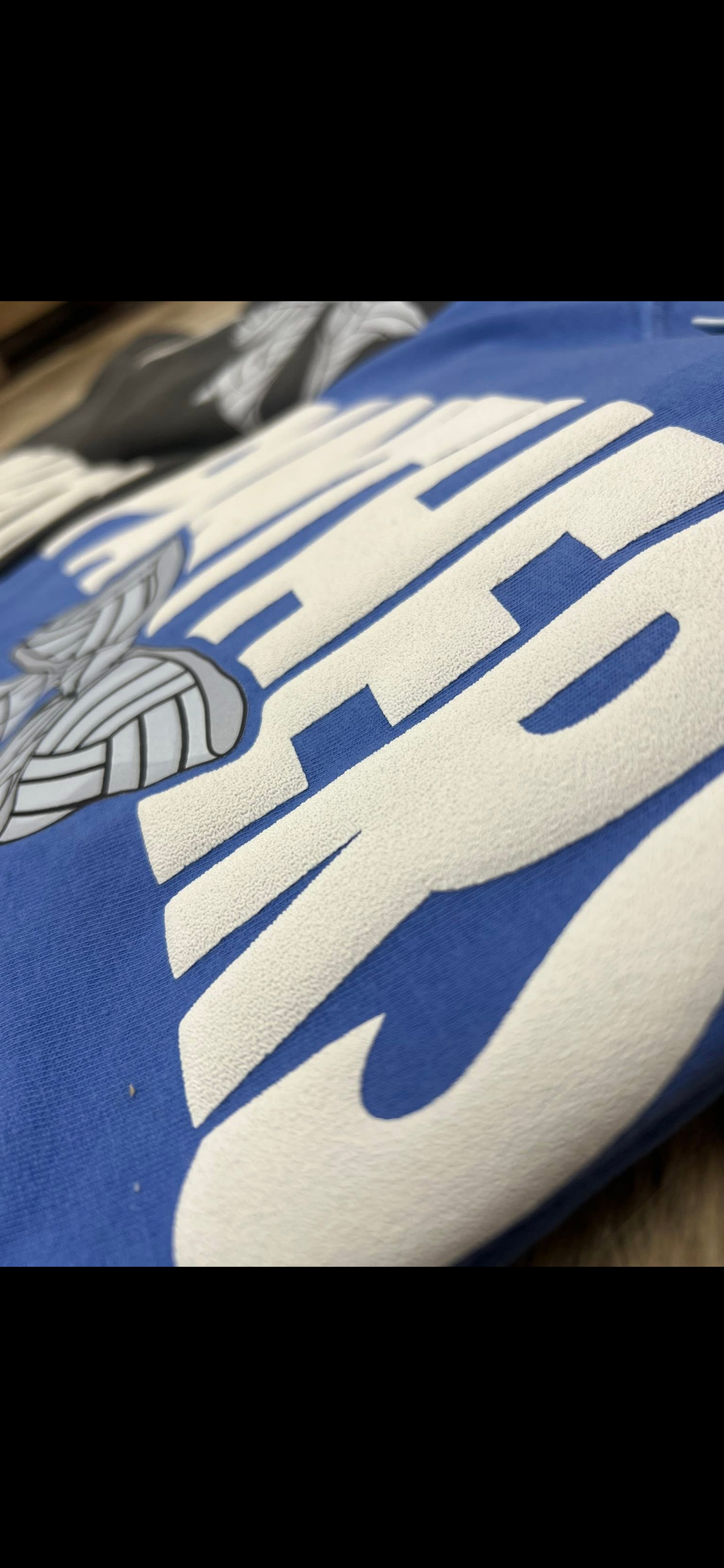PUFF MASCOT VOLLEYBALL BOW TEE
